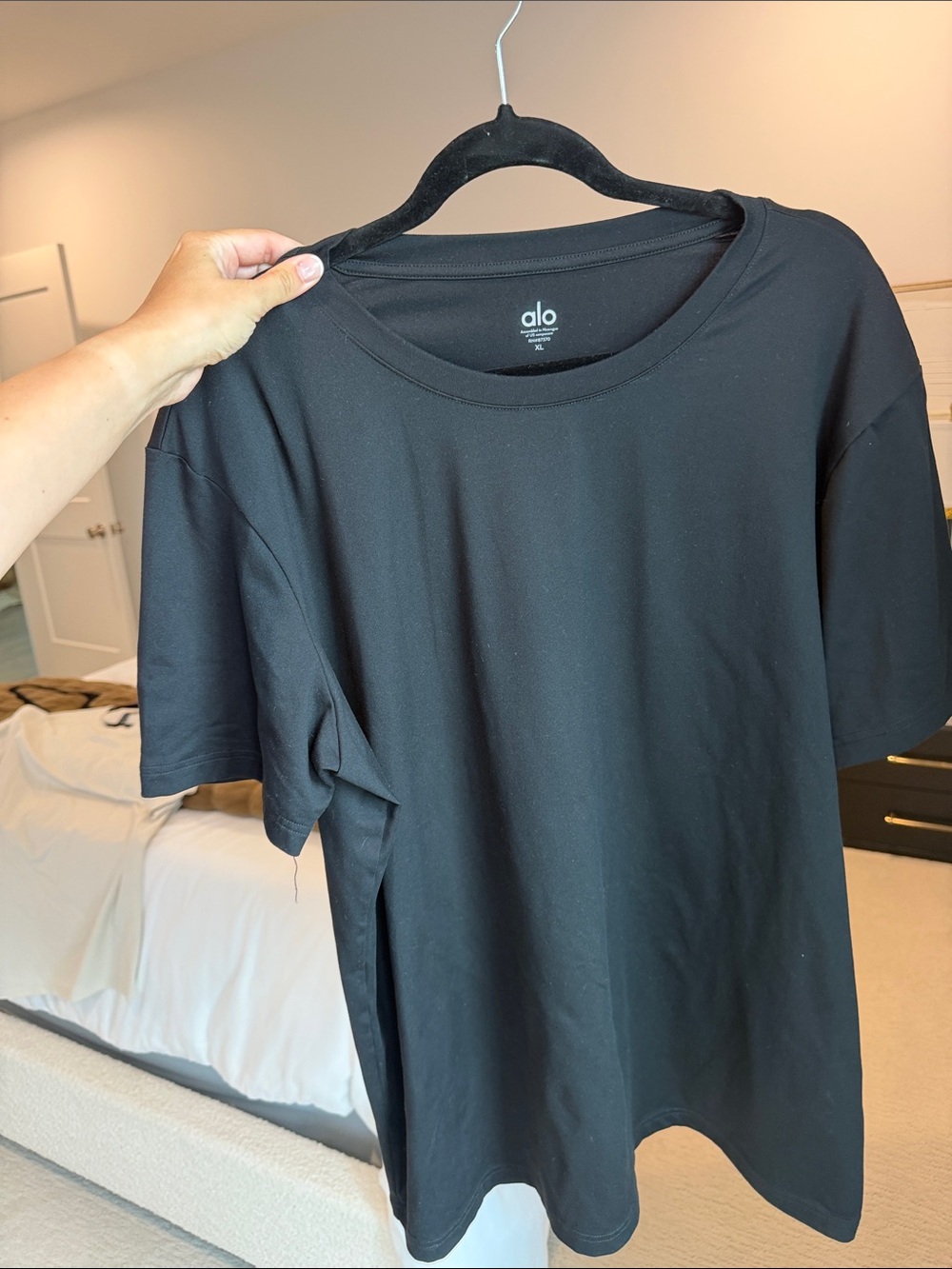 ALO Yoga Men’s Black Short Sleeve Crewneck Tee